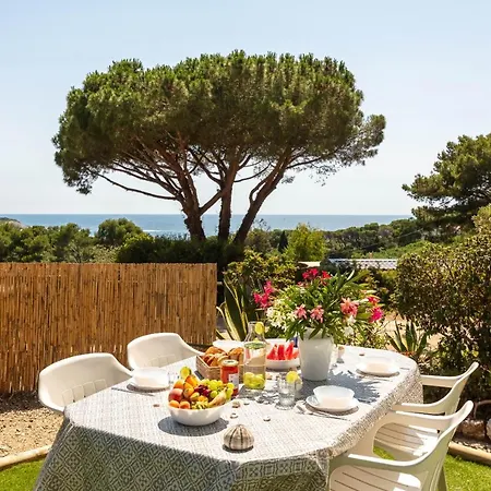 Le Photinia, Mobil-home Climatise Avec Vue Situe Au Coeur Du Domaine Hyeres
