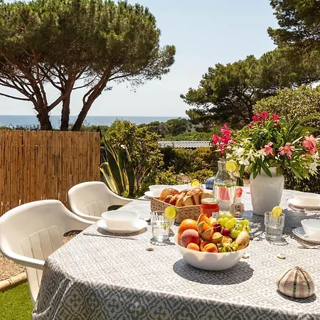 Le Photinia, Mobil-home Climatise Avec Vue Situe Au Coeur Du Domaine Homestay Hyeres