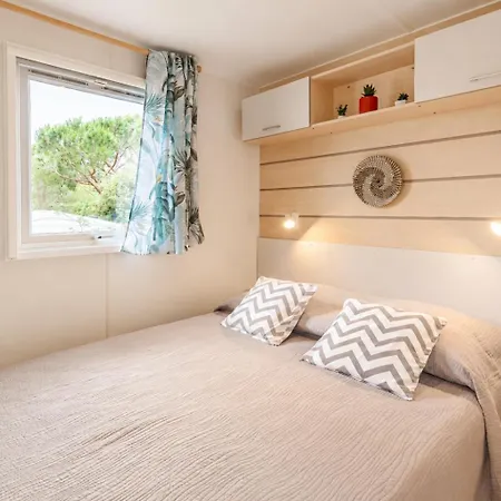 Homestay Le Photinia, Mobil-home Climatise Avec Vue Situe Au Coeur Du Domaine
