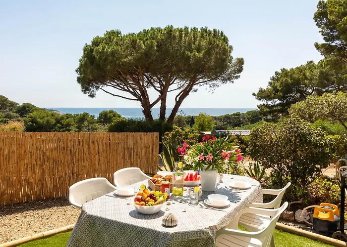 Le Photinia, Mobil-home Climatise Avec Vue Situe Au Coeur Du Domaine Hyeres